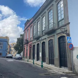 vegueta-suites-1915.in-canary-islands.com/